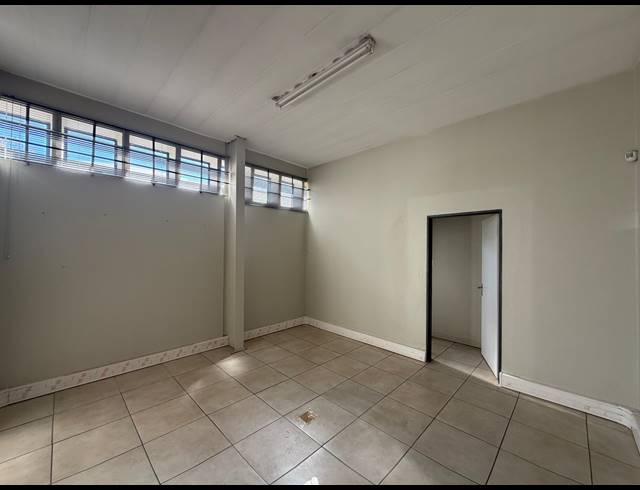 391M² WAREHOUSE FOR SALE IN HALFWAY HOUSE